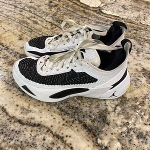 Boys Jordan Basketball Shoes